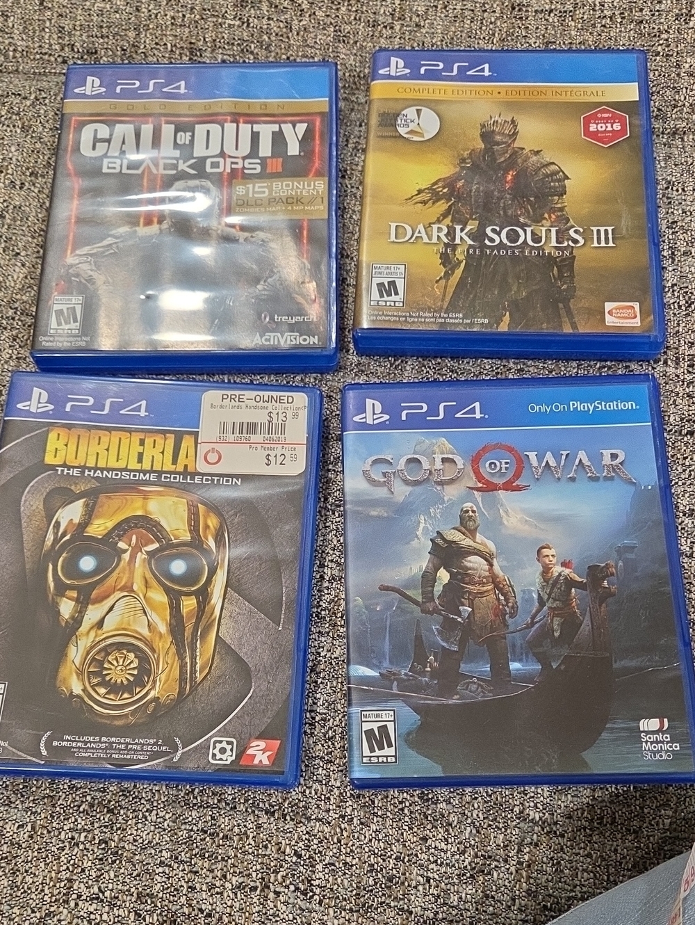 PlayStation 4  Bundle: God of War, Dark Souls III, Call Of Duty, Borderlands